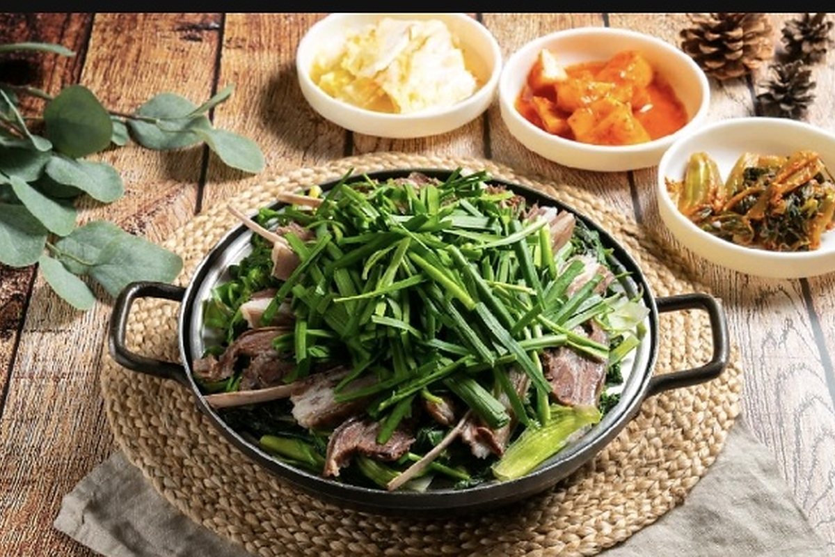 충남식당 흑염소 요리 메인 이미지